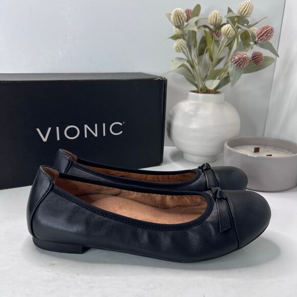 Vionic Amorie Leather Flats Slip On Comfort Shoes Black Women 8M NWB - Picture 1 of 10